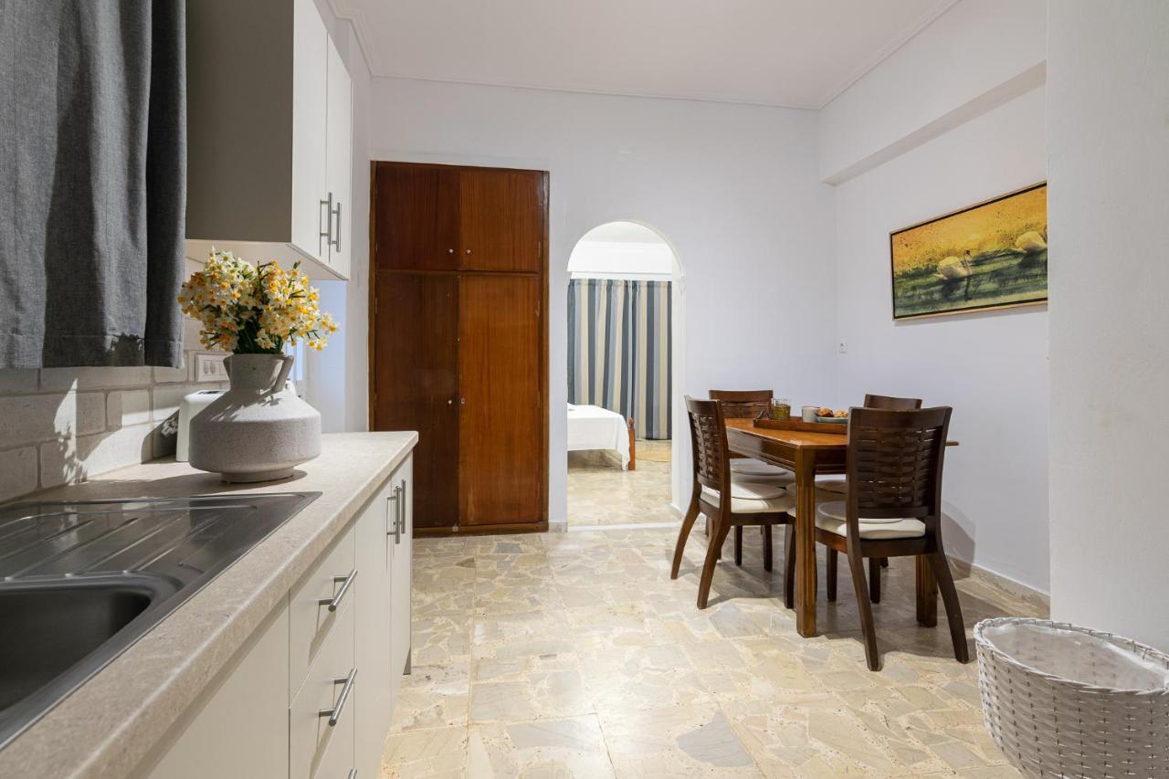 Denise Studios And Apartments Argassi Bagian luar foto