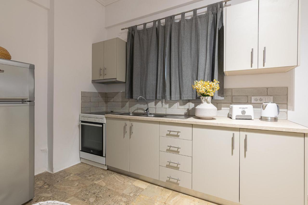Denise Studios And Apartments Argassi Bagian luar foto