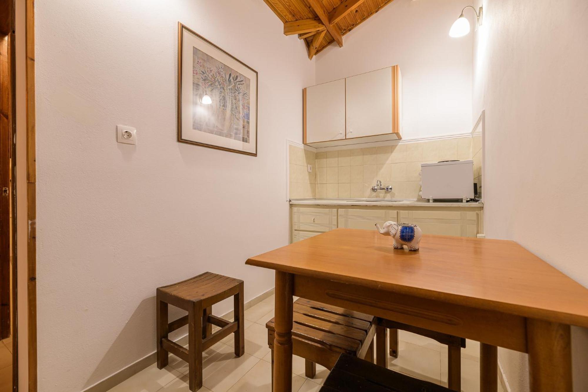 Denise Studios And Apartments Argassi Bagian luar foto