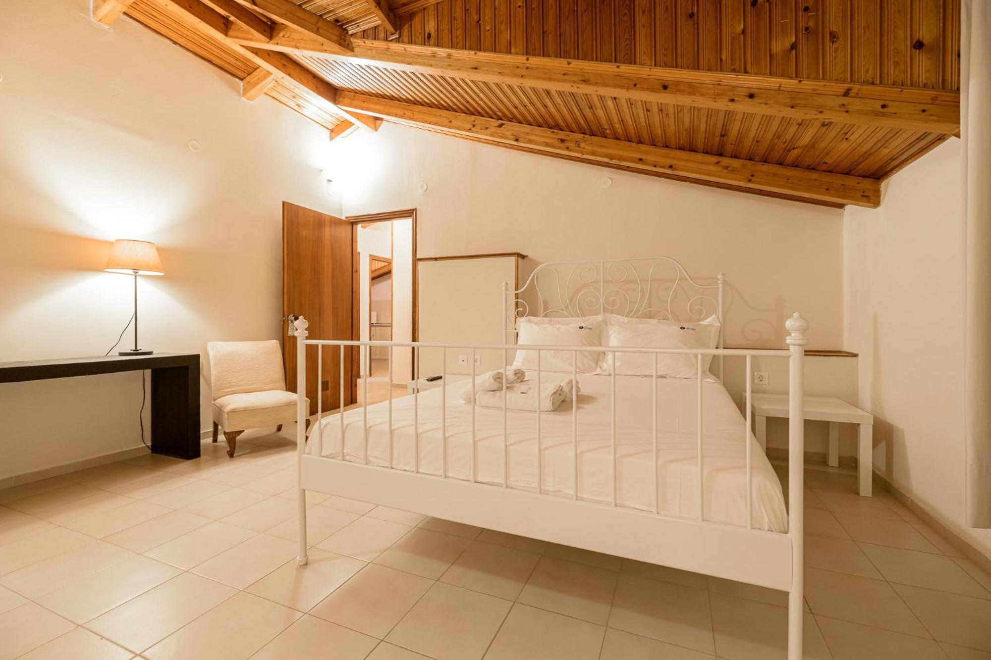 Denise Studios And Apartments Argassi Bagian luar foto
