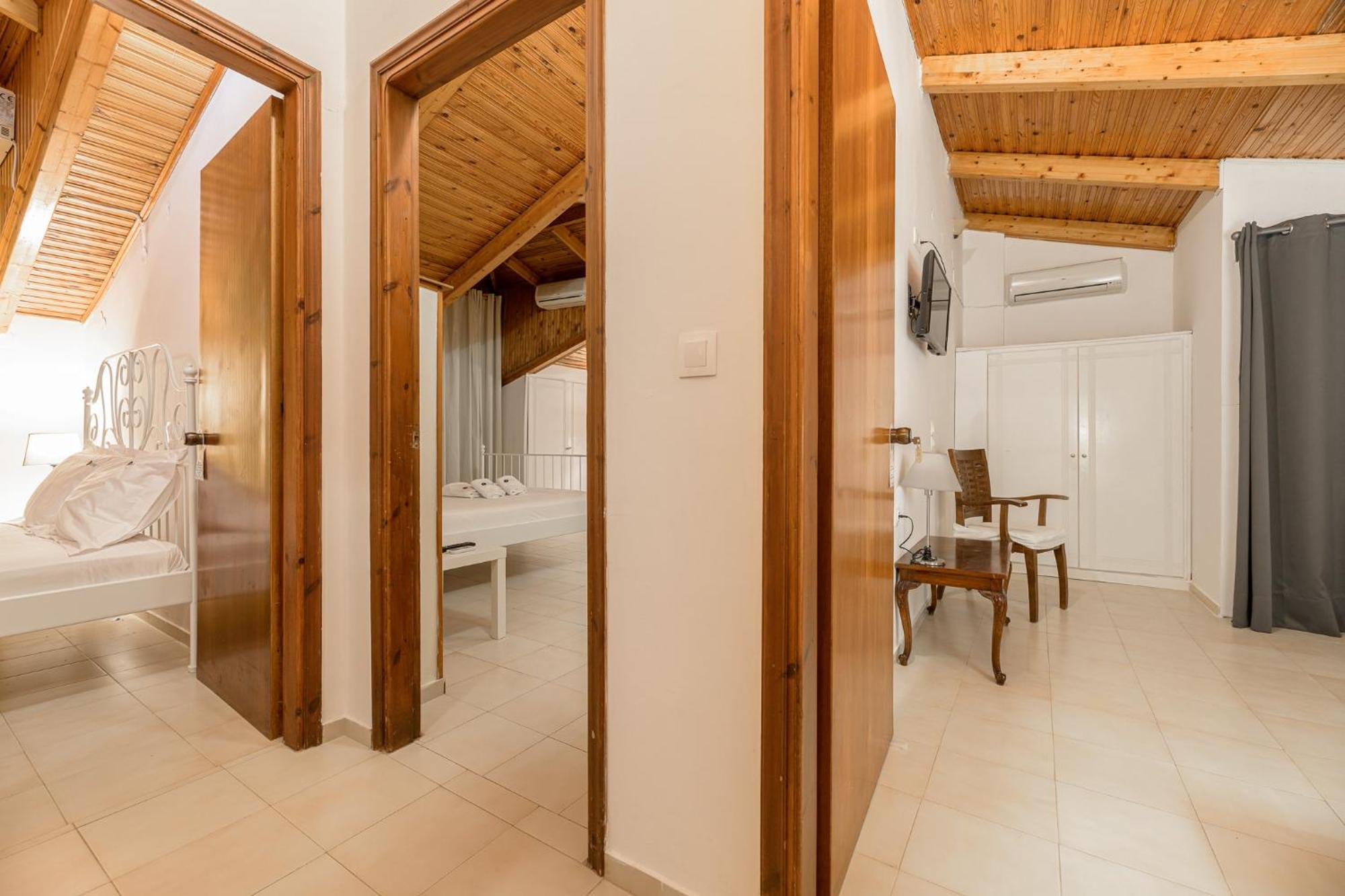 Denise Studios And Apartments Argassi Bagian luar foto