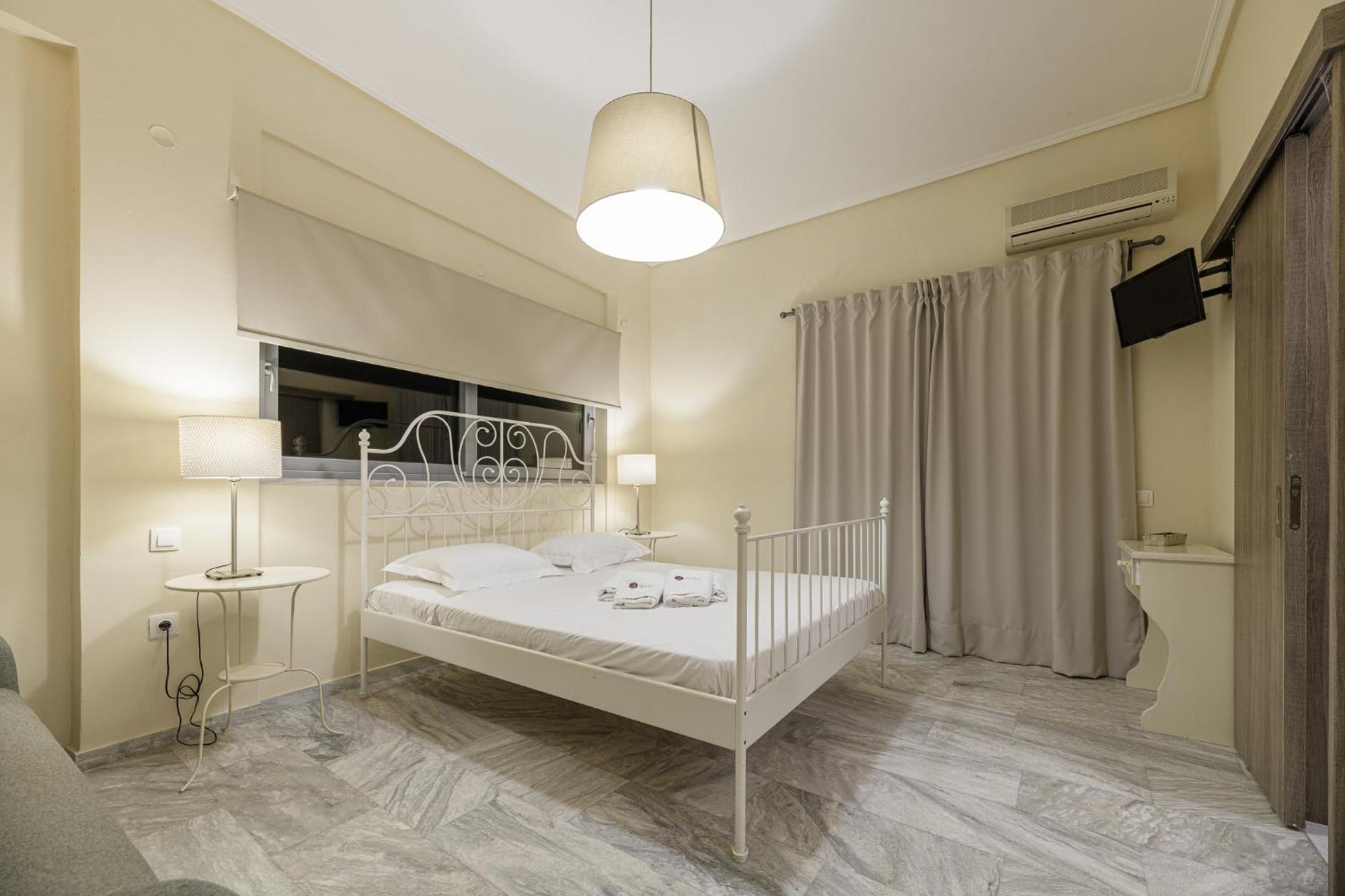 Denise Studios And Apartments Argassi Bagian luar foto