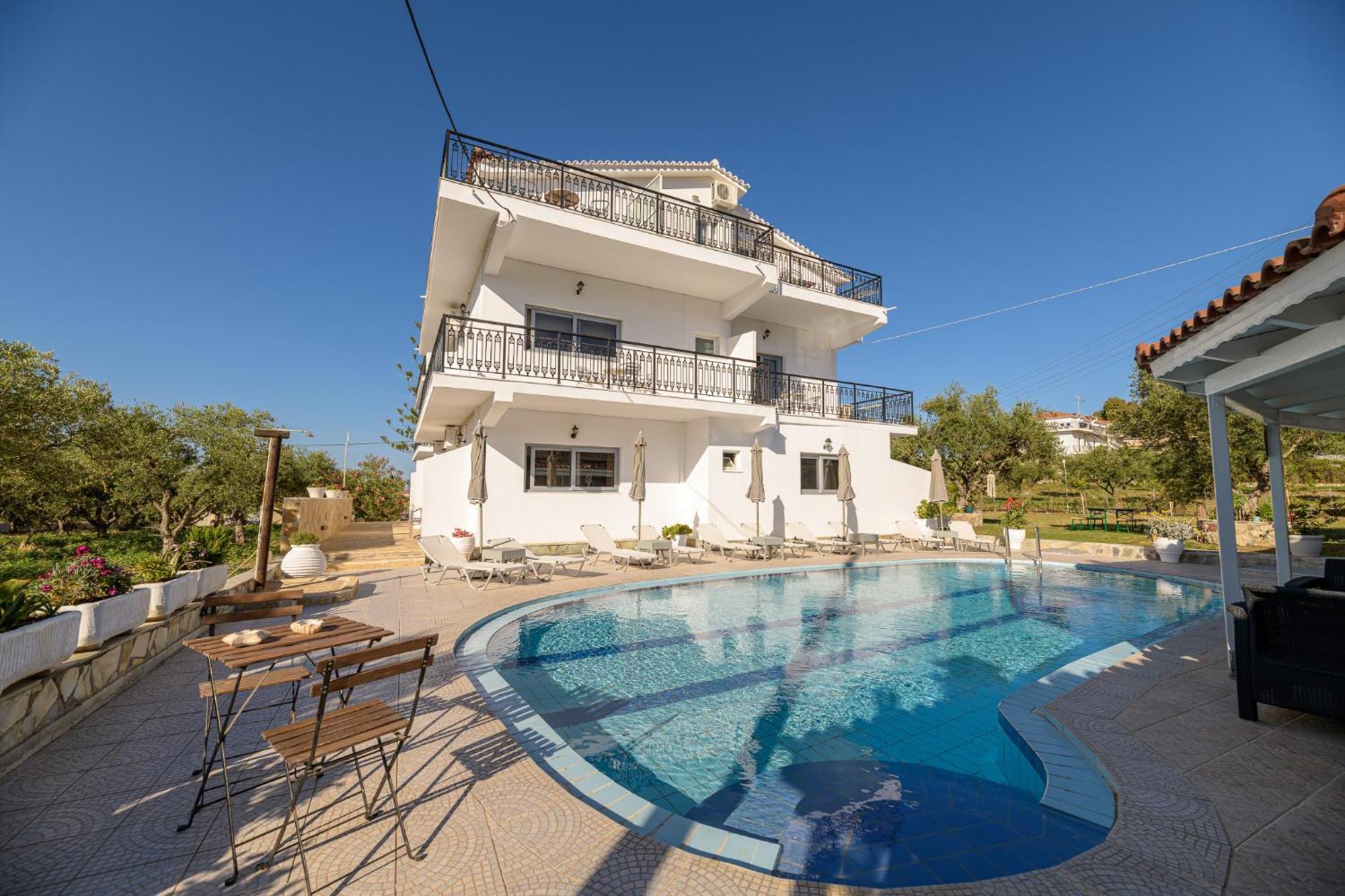 Denise Studios And Apartments Argassi Bagian luar foto