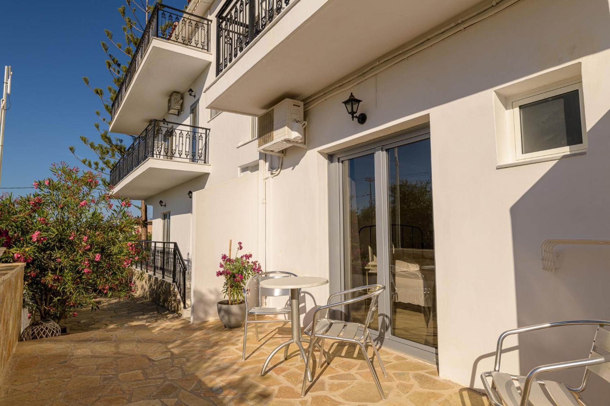 Denise Studios And Apartments Argassi Bagian luar foto